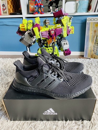 ultraboost ltd triple black