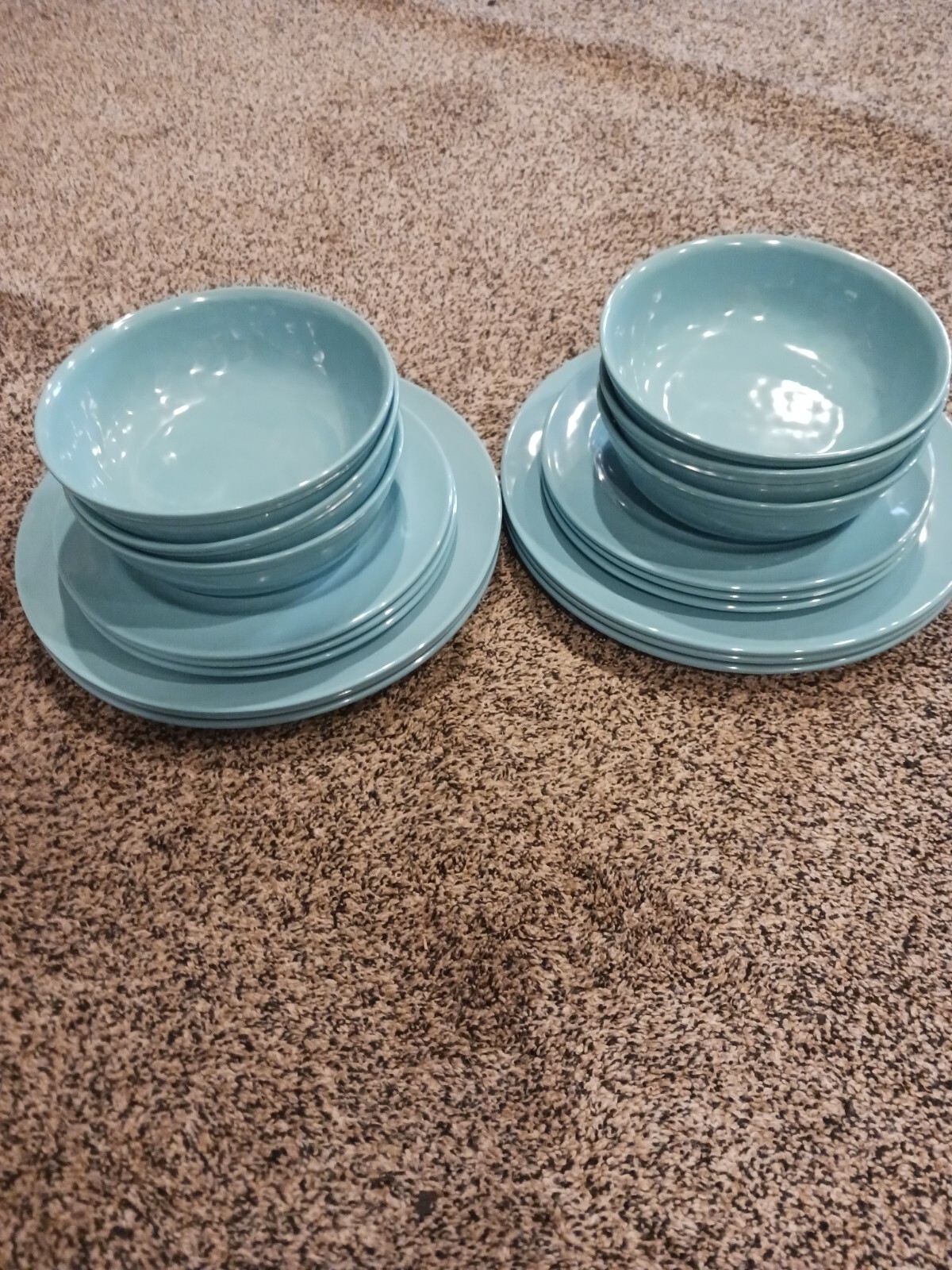 18-Piece Dinnerware Set, Melamine Dinner Dishes Set with Bowls and Salad Plates,