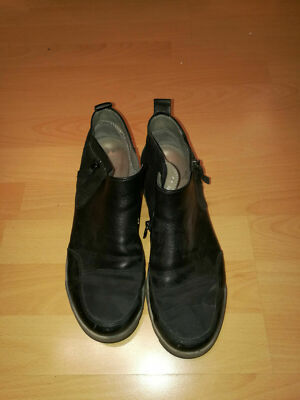 Damen Stiefelette von Ara. Größe 7 (40) in Schwarz. Echtleder außen - flache Soh