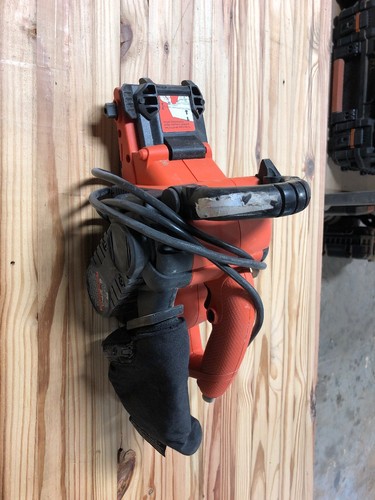 Belt Sander Black & Decker Dragster DS321 7.0 Amp 3 in. x 21 in. Corded.