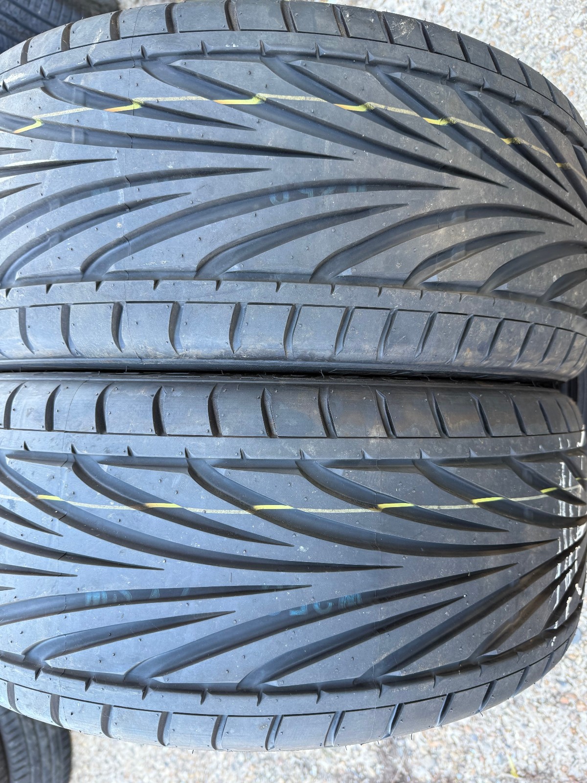New 245 40 20 Toyo Proxes T1R, 99y, x2 A Pair (F1_tyres) FOD YD278