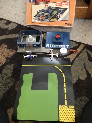 Tyco US-1 Electric Trucking Airport Ho  slot car accessory Slot Cars