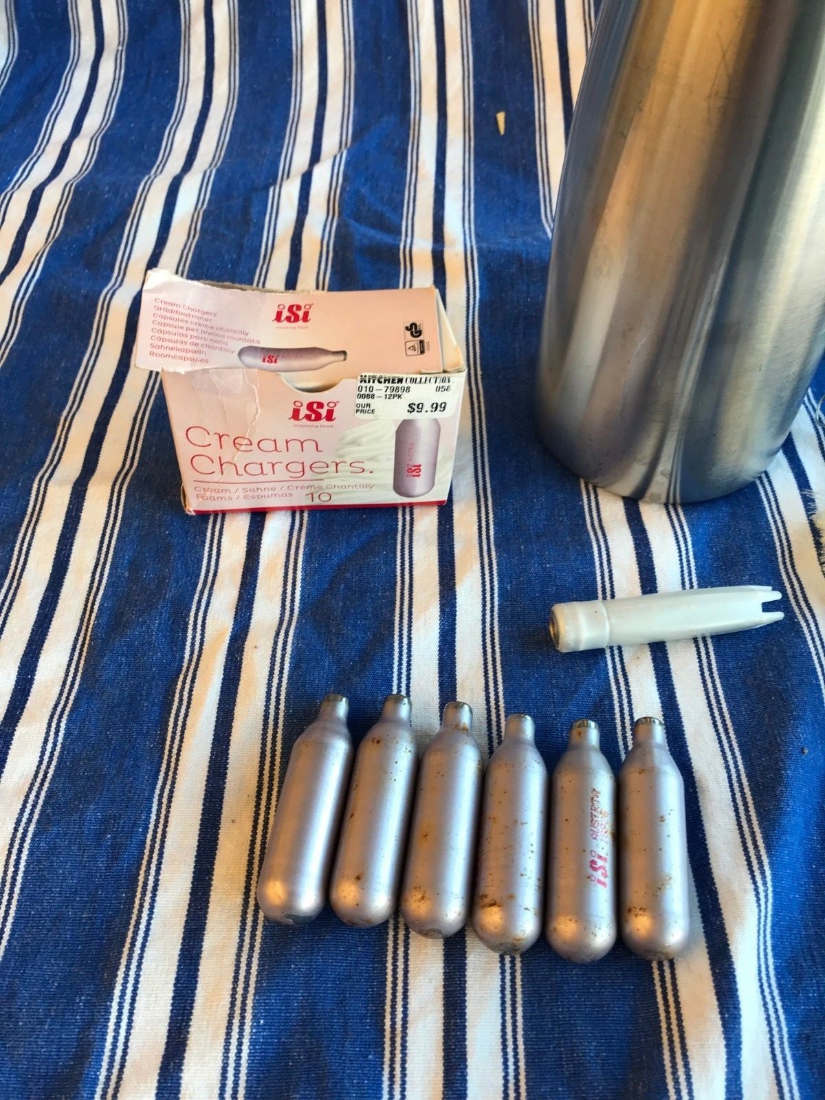 ISI Whipped Cream Dispenser w/2 new Tips, new Gasket & 26 new Chargers