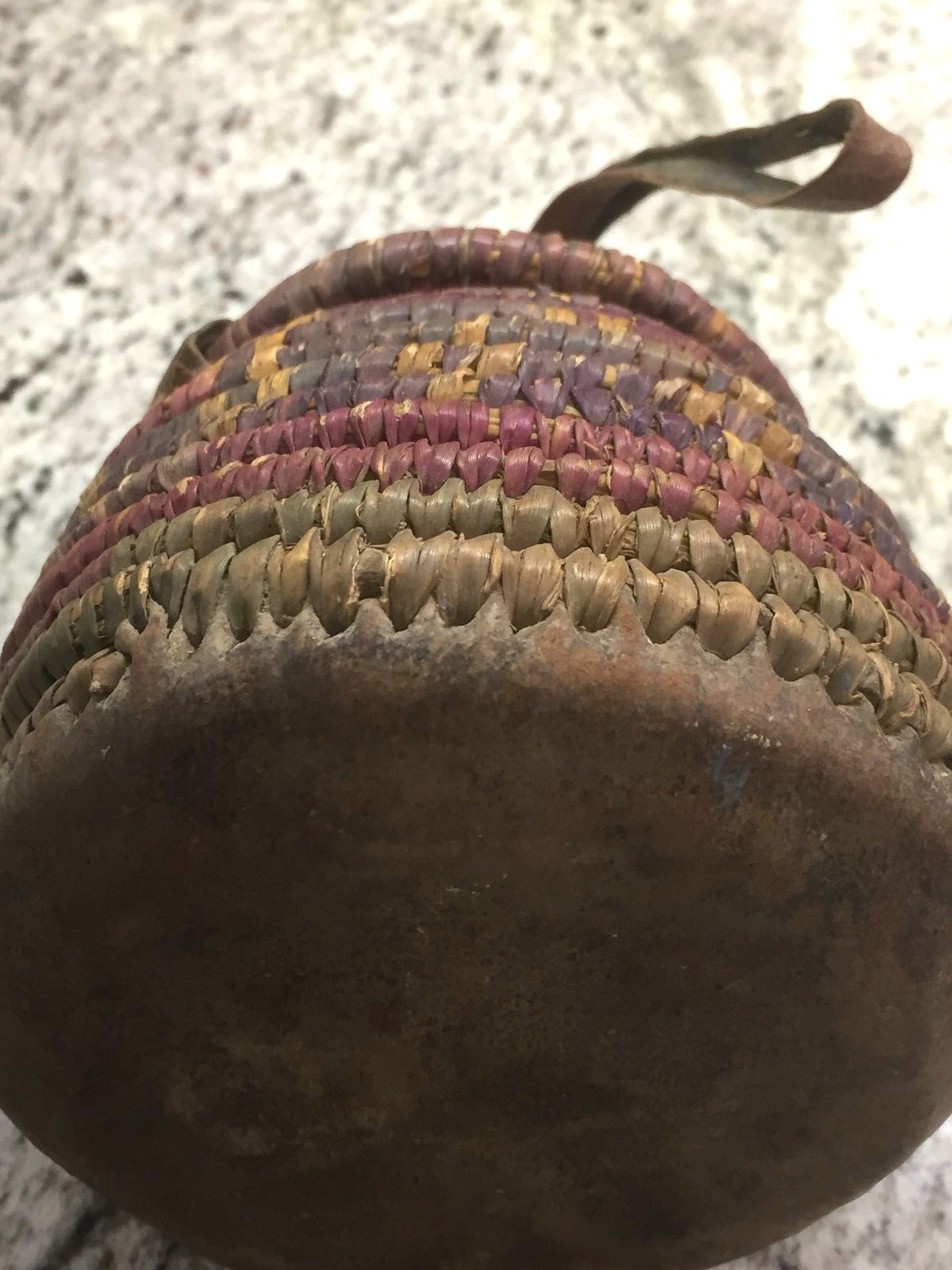 NATIVE AMERICAN BASKET / SINEW STITCHED HIDE BOTTOM ATTACHED LID
