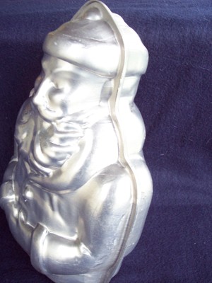 Santa Claus 3D Mold Cake Pan Stand Up Bakeware VTG Aluminum Christmas Holiday