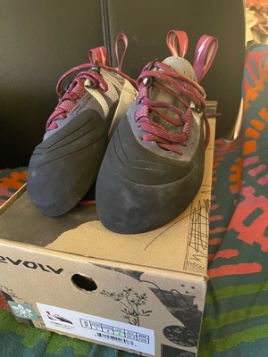 Evolv Shaman Lace LV Size 5.0 W / 4.0 M / 35.5 EU Tried on once, never used