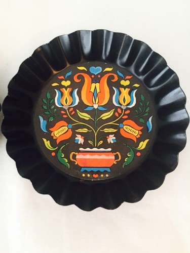 Pair of TOLE TWINS Conestoga Crafts Gettysburg PA Bird Flowers