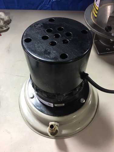 Conair Dustbeater DB8 Material Vacuum Loader Receiver, Injection Molding