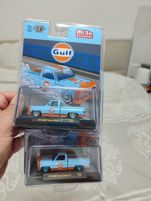 M2 1978 シルバラード 10 ベッドレスガルフリバリー (チェイスカー) M2 1973 CHEVROLET C30 & '78 SILVERADO 10 BEDLESS 1/64 GULF