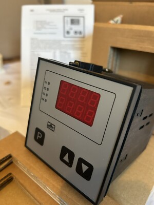 KFM REGELUNGSTECHNIK 92701-99Sif-U8  R202 48014  400°C Anzeige Temperaturregler