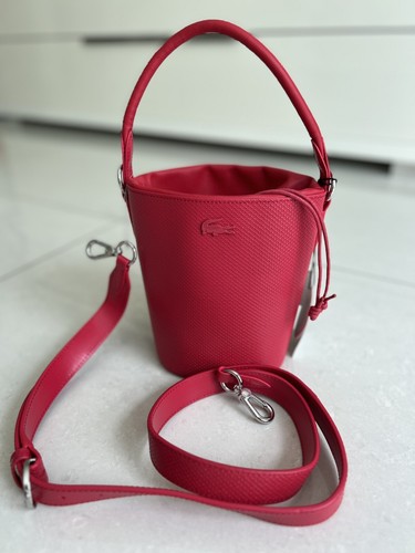 LACOSTE Women’s Chantaco Small Piqué Leather Bucket Bag Fucsia NEW