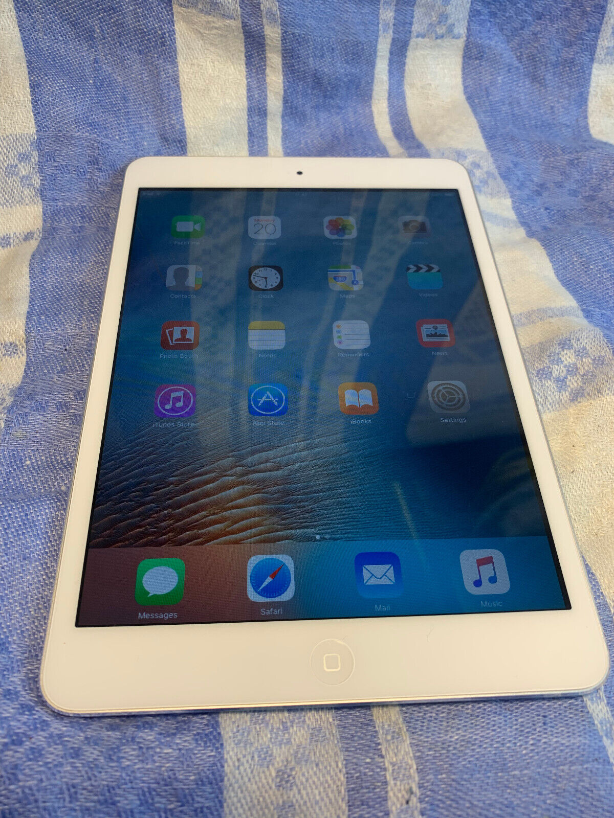 Apple iPad Mini A1432 16GB White Silver Wi-Fi iOS 9.3.5 Tablet MD531B/A Working | eBay Apple iPad Mini A1432 16GB White Silver Wi-Fi iOS 9.3.5 Tablet MD531B/A Working | eBay