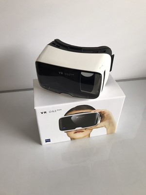 ZEISS VR ONE PLUS Smartphone Headset White Virtual Reality 