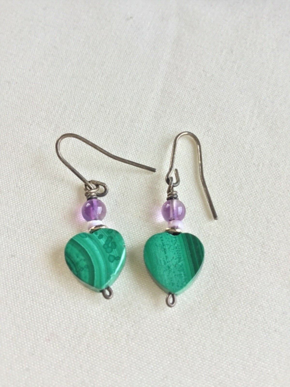 Vintage Heart Shaped Malachite Beaded Stone Dangle Earrings Pierced Ears