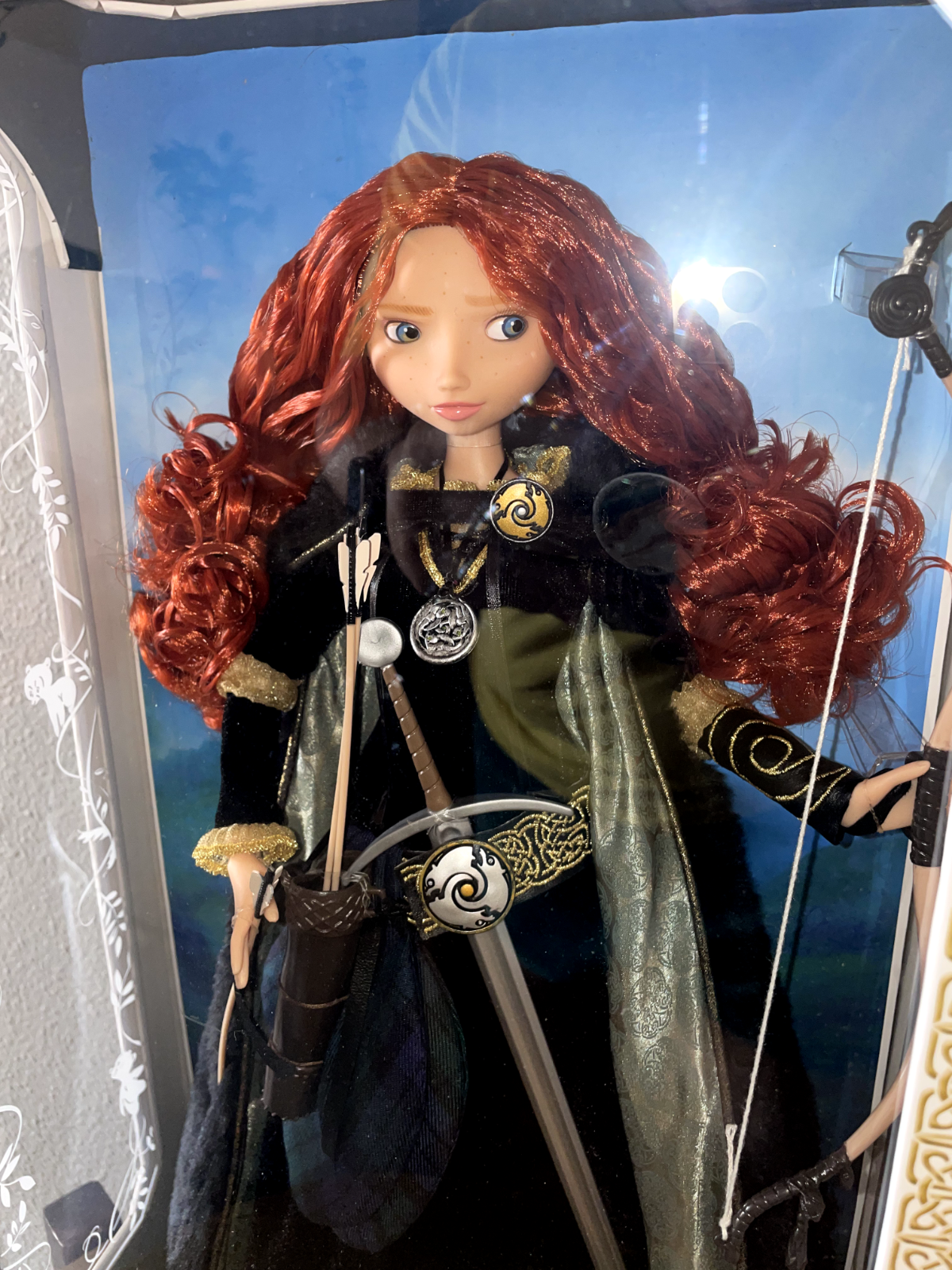 Disney Store Limited Edition 17