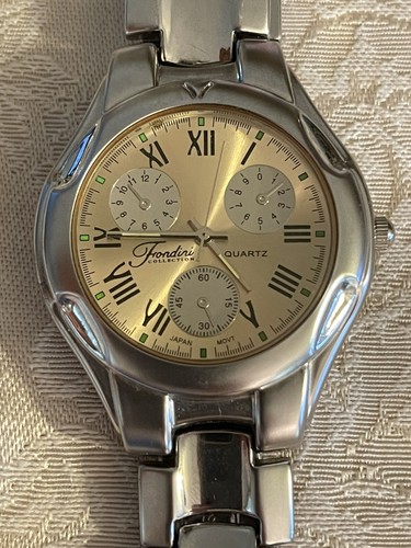 Fondini クォーツ腕時計 シルバー/ブルーとサングラスのセットです Fondini Watch Silver Blue Face Quartz Womens Original Box