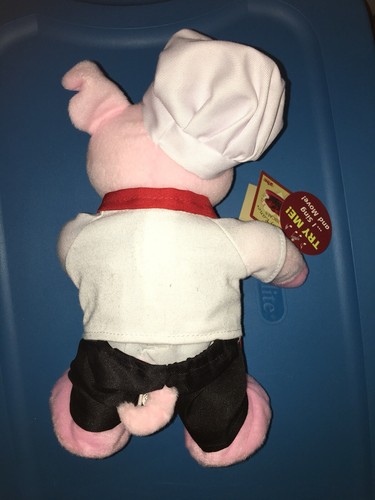 Chantilly Lane Pig Chef Kiss The Cook Singing “Hey Good Looking” Hank Williams