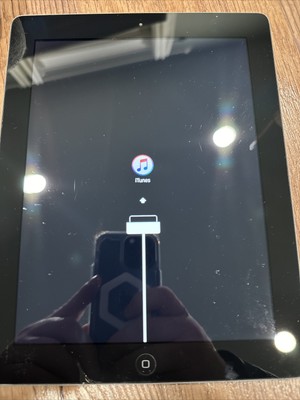 Apple iPad 2nd Generation 16GB, Wi-Fi + Cellular 9.7in - Black A1395