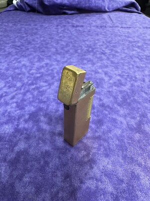  GOOD SHAPE  VINTAGE DUNHILL LIGHTER MADE IN SWITZERLAND NOT TESTED 
