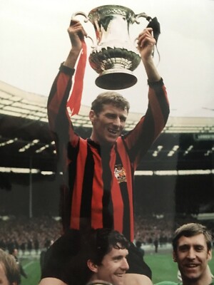 TONY BOOK - MANCHESTER CITY LEGEND - BRILLIANT UNSIGNED PHOTOGRAPH