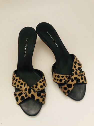 ブランドGiuseppe Zanotti(ジュゼッペザノッティ) レオパード GIUSEPPE ZANOTTI Leopard-Print Calf Hair Sandals - Size 37,5