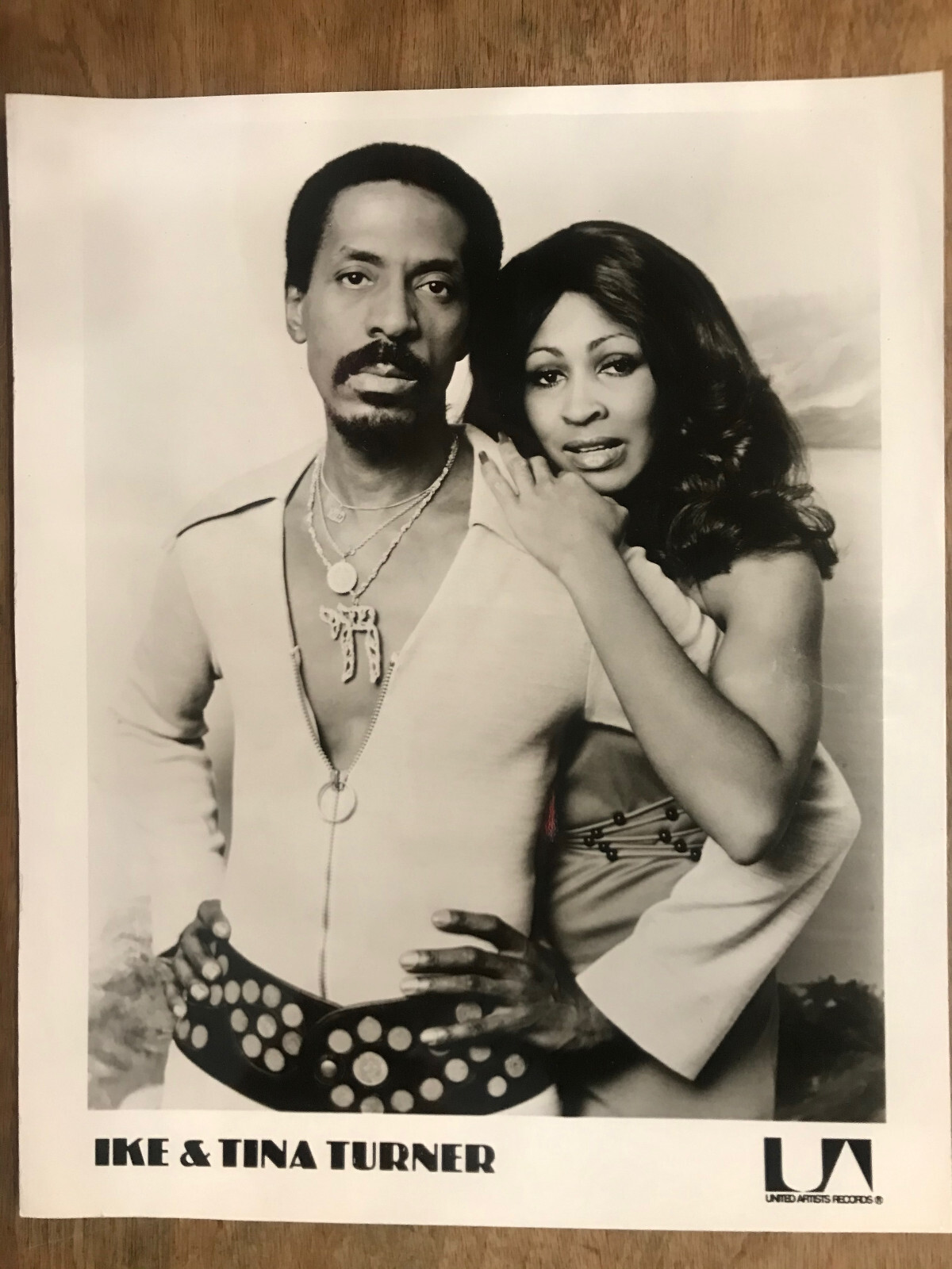 I Love Paris ジレ田中　gillet Tanaka Ike & Tina Turner - United Artist Press Photo Black & White