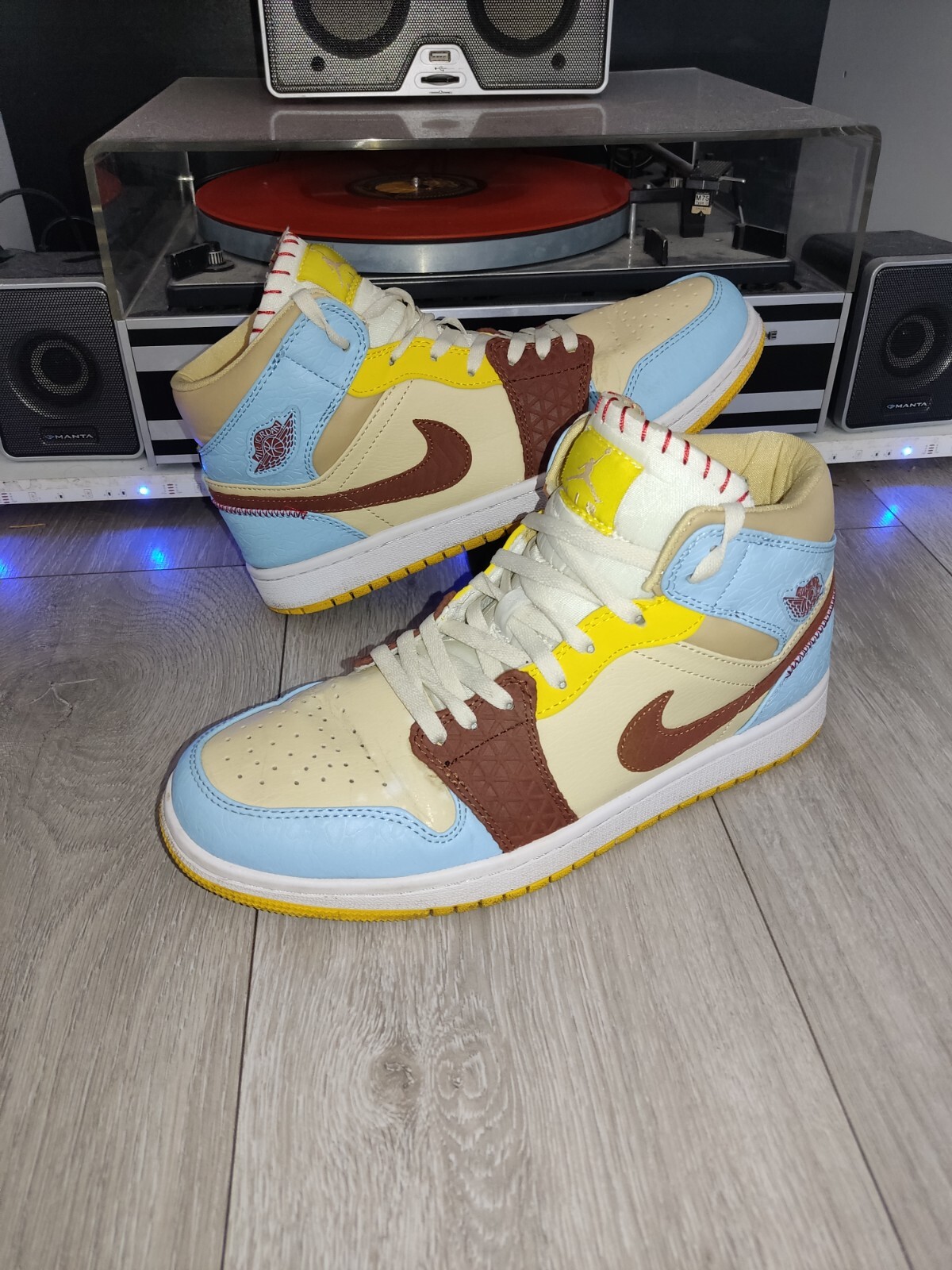 Air Jordan 1 Mid SE サイズ9 メゾンシャトールージュ 国内12月7日発売予定】メゾン シャトー ルージュ × ナイキ エア