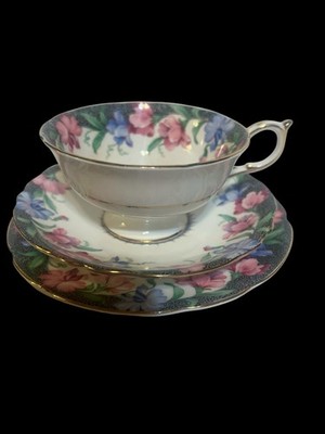 1940s Paragon Double Warrant 'Sweet Pea' Tea Cup & Saucer Appt To Queen