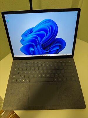 Microsoft Surface Laptop 5 13.5'' Touch 8GB RAM 256GB SSD Intel Core i5 1235U