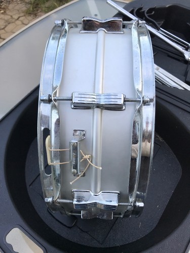 Ludwig Snare Drum With Stand And Case. S Snare DB-300 High Quality