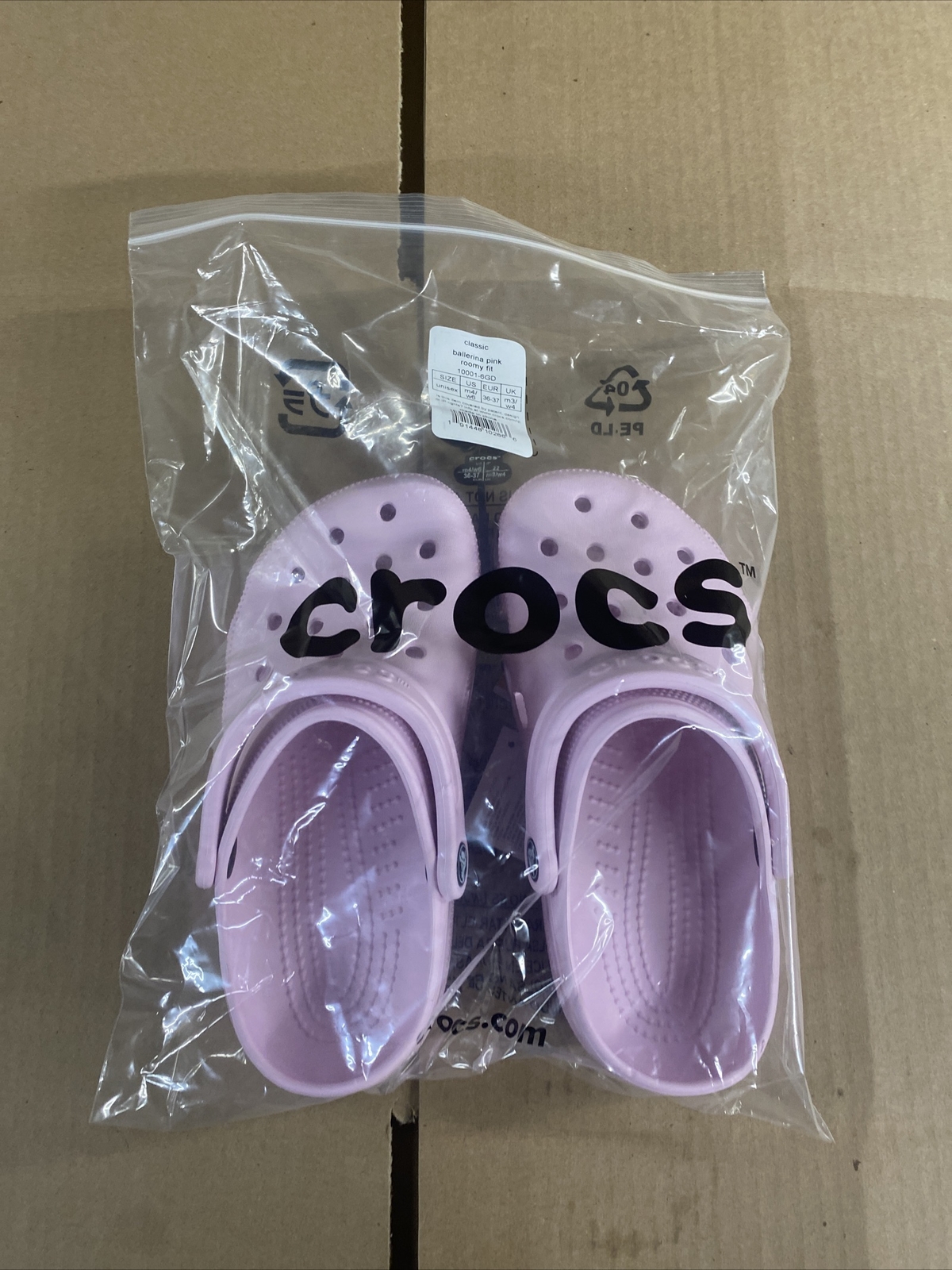 crocs classic roomy fit