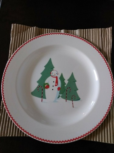 Martha Stewart Everyday Winter Jubilee Snowmen Dessert Plates 8.5