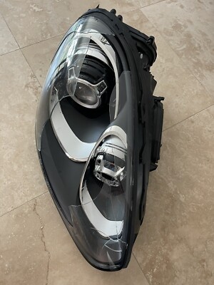 2018 Porsche Cayenne passenger headlamp