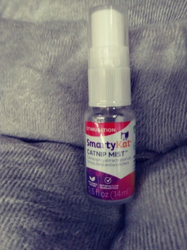 SmartyKat Catnip Mist Catnip Infused Spray 0.5 oz Safe for Pets New Ships Free