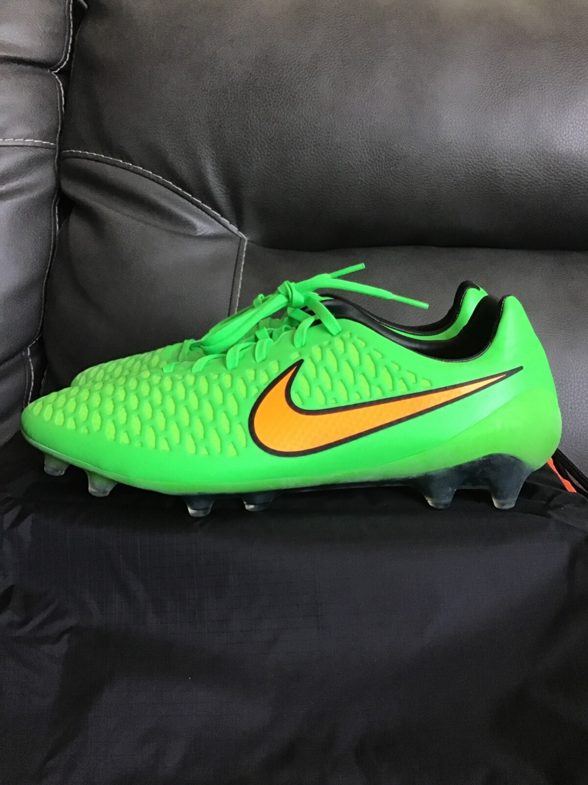 nike soccer cleats magista