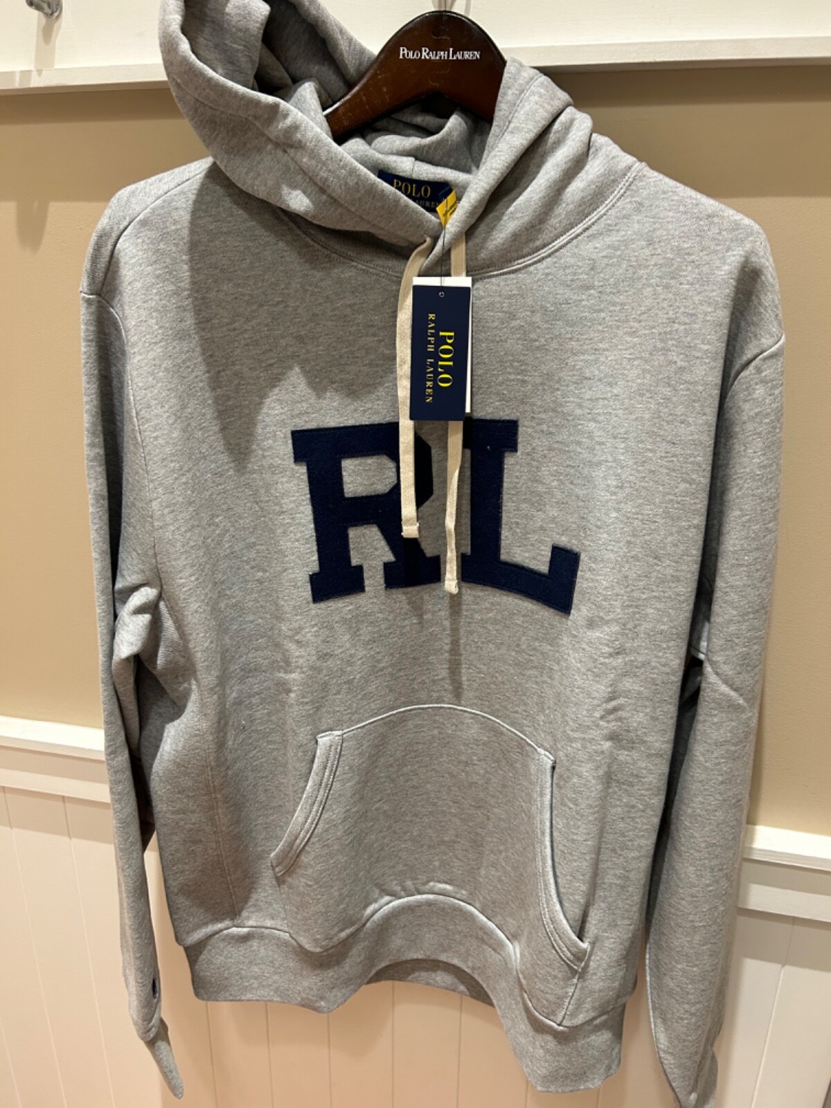 【関税&送料込】Polo Ralph Lauren Grey Hoodie With Logo Polo Ralph Lauren Men's Grey Embossed Logo Double Knit