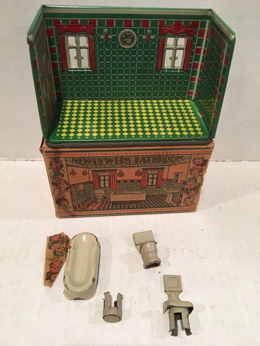 Vintage 1920's Toy Newlywed Bathroom Tin Litho Set. Louis Marx  w/ Original Box
