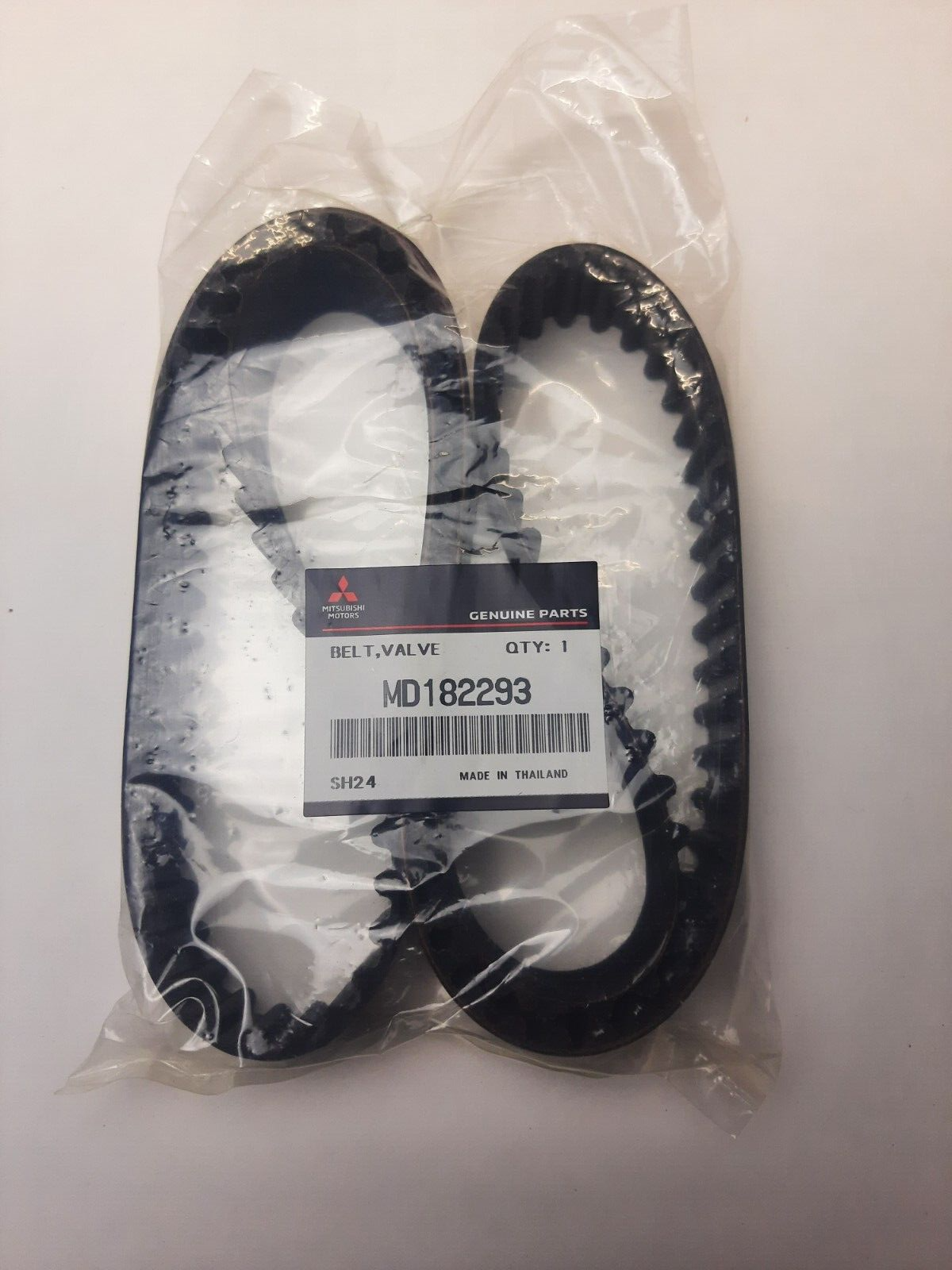 メル28238 Mitsubishi OEM Timing Belt MD182293 2.4L Eclipse Outlander Galant