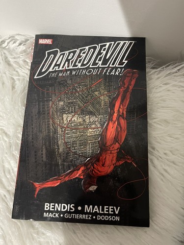 洋書 Daredevil: The Man Without Fear: Bendis s-l400.jpg