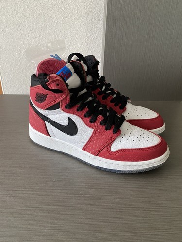 Size 5Y - Jordan 1 Retro High OG Origin Story, Spider-Man Size 5Y - Jordan 1 Retro High OG Origin Story, Spider-Man