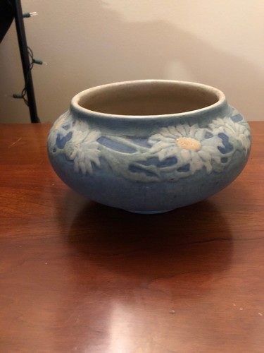 Newcomb College Art Pottery Bowl