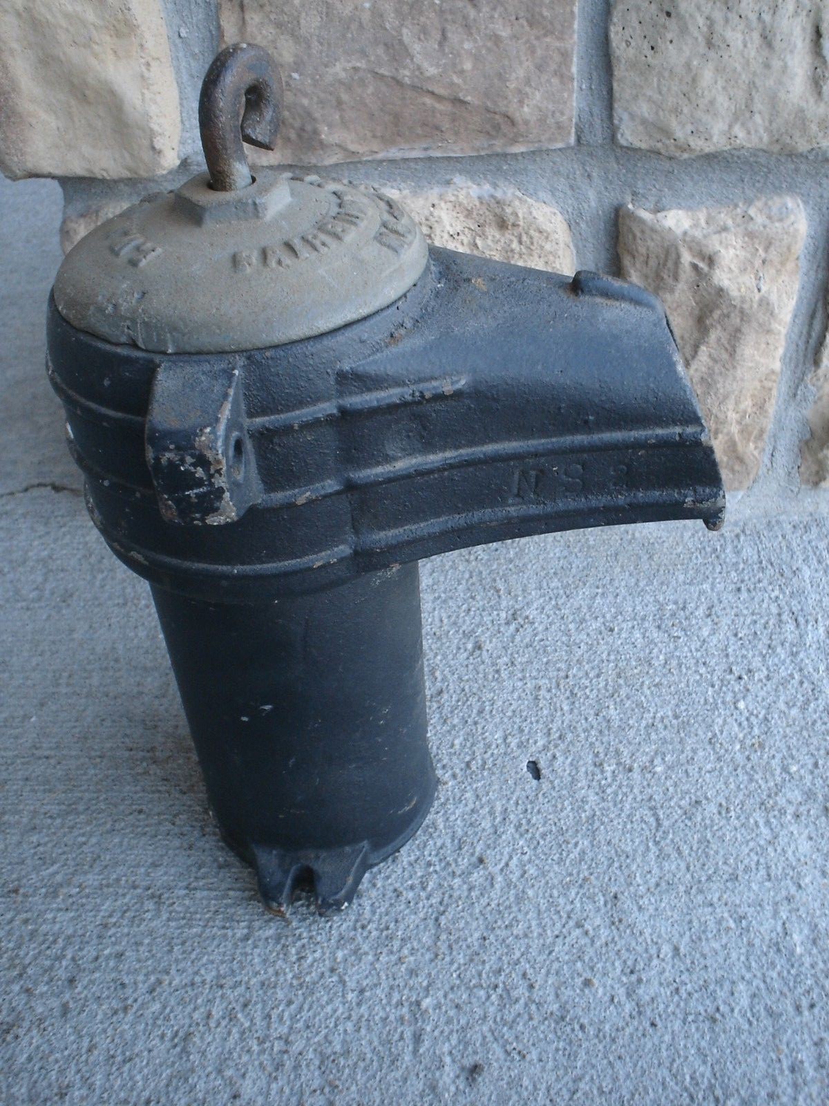 ANTIQUE  Fairbury Windmill Co. Fairbury, Neb. Cast Iron Pump Housing - Very Good