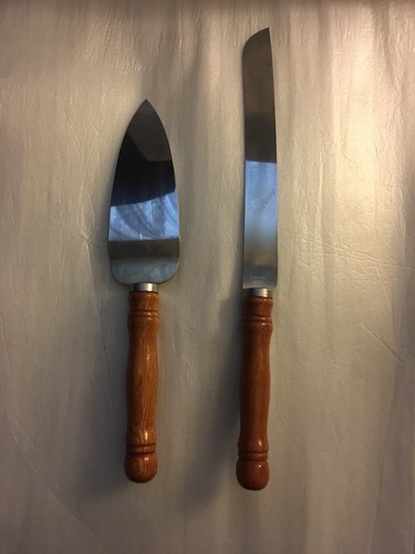 Vintage 2 Piece Stainless Steel Cake Serving Set With Wood Handles