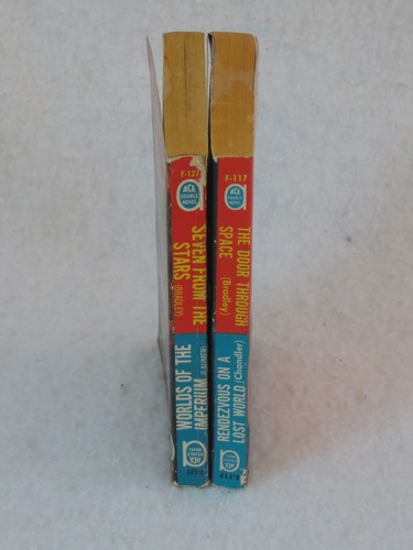 Marion Zimmer Bradley DOOR THROUGH SPACE / SEVEN FROM THE STARS  2 Ace Double