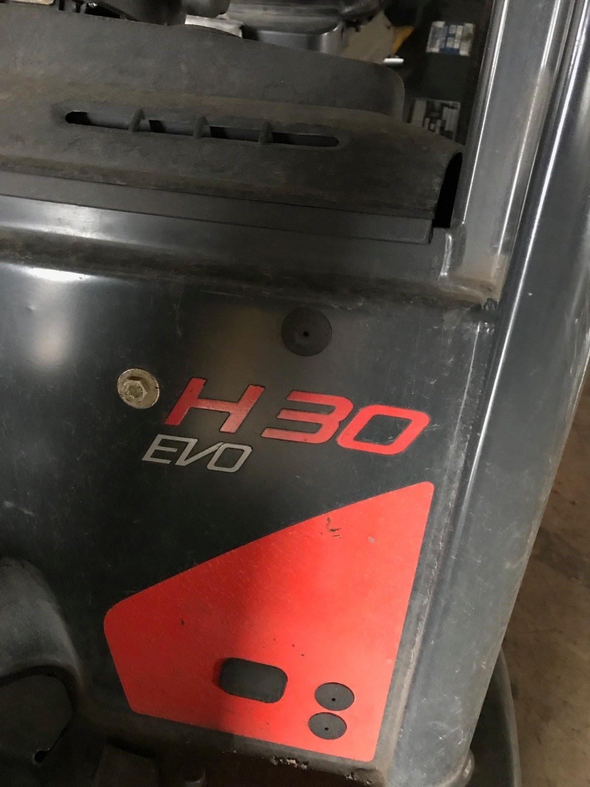 2016 Linde H30T 7000 lb capacity with Cascade 50 rotator