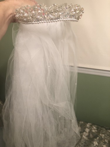 Wedding Veil With Pearl Crowd