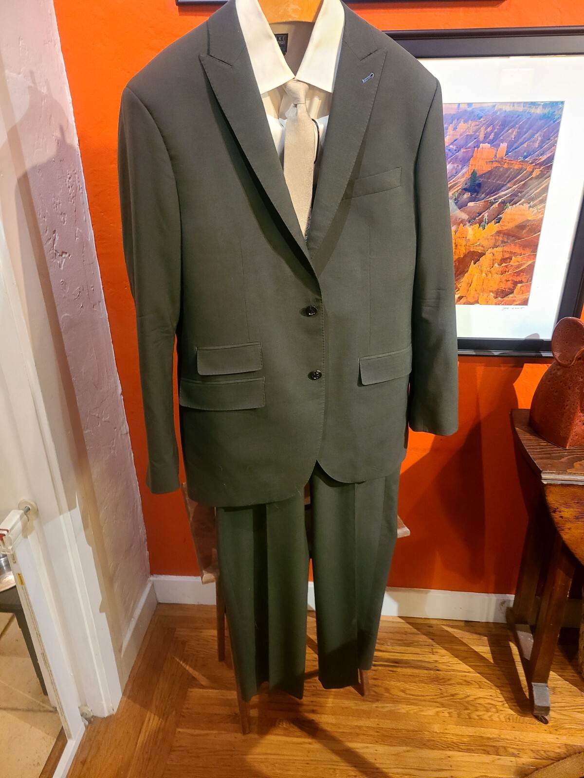 Indochino Bespoke Green Peak Lapel Suit, Surgeon's Cuffs, Flat Front, Mint, 44R