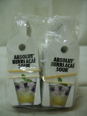 (100) ABSOLUT VODKA - Berri Acai Sour Promo Bottle Necker Tag Brochure - NOS