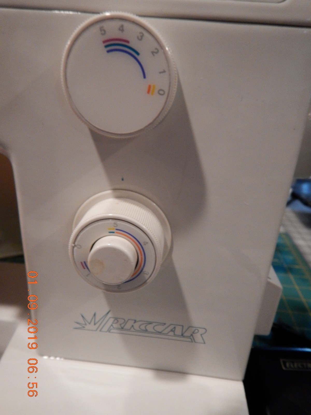 Riccar Free Arm Sewing Machine 551