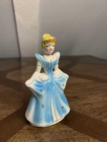 Vintage 1960 Japan Walt Disney Cinderella Figurine Porcelain Vintage 1960 Japan Walt Disney Cinderella Figurine Porcelain